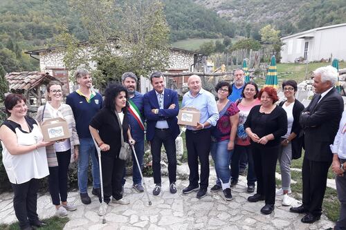 Il ministro Centinaio nei paesi del terremoto