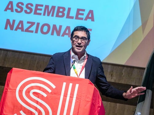 Fratoianni vuole tutto gratis. L’ultima proposta su calcio e università