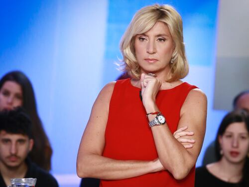 Myrta Merlino svergogna il governo sostenuto dai “tengo famiglia”
