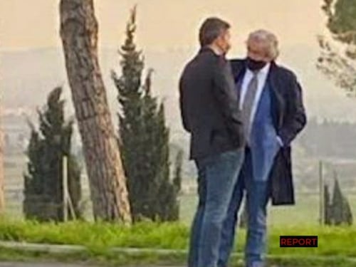 Matteo Renzi e Report, guerra di video e soffiate. Accuse incrociate sull'incontro in autogrill con lo 007 Marco Mancini