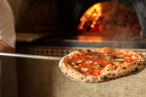A Napoli si sceglie la pizza più buona del mondo