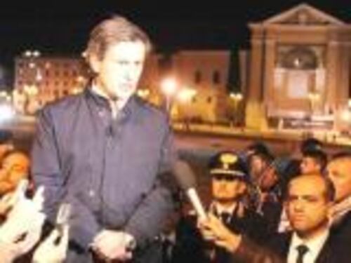 Alemanno firma l'ordinanza: cortei vietati per un mese