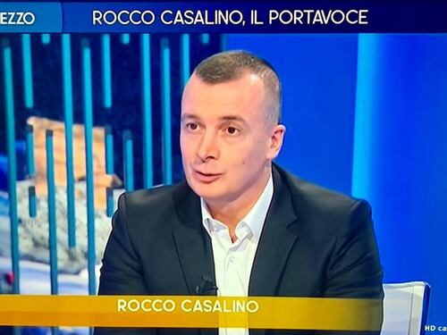 Casalino fa lezioni di comunicazione a Draghi: sbaglia a stare zitto