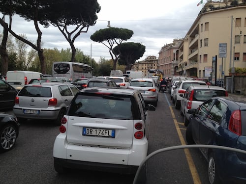 Mancano i vigili, Roma in balìa del traffico