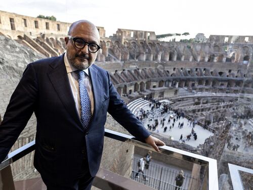 Colosseo, scatta il biglietto nominativo: le nuove norme anti-bagarini