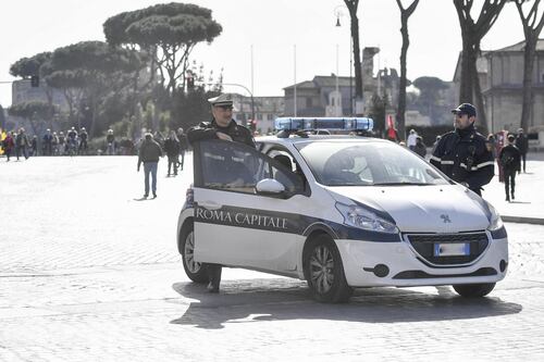 La Raggi ci ripensa: "Il blocco del traffico riparte alle 17.30 per Lazio-Chievo"