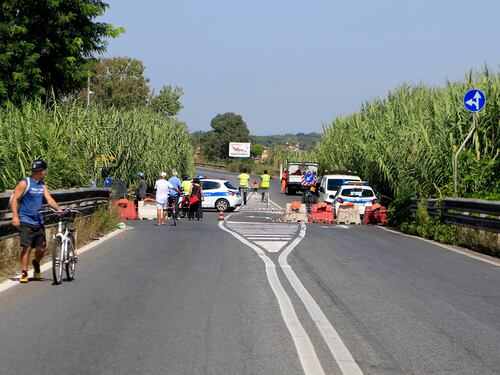Il ponte della Scafa resta chiuso, paralizzata la viabilità tra Ostia e Fiumicino