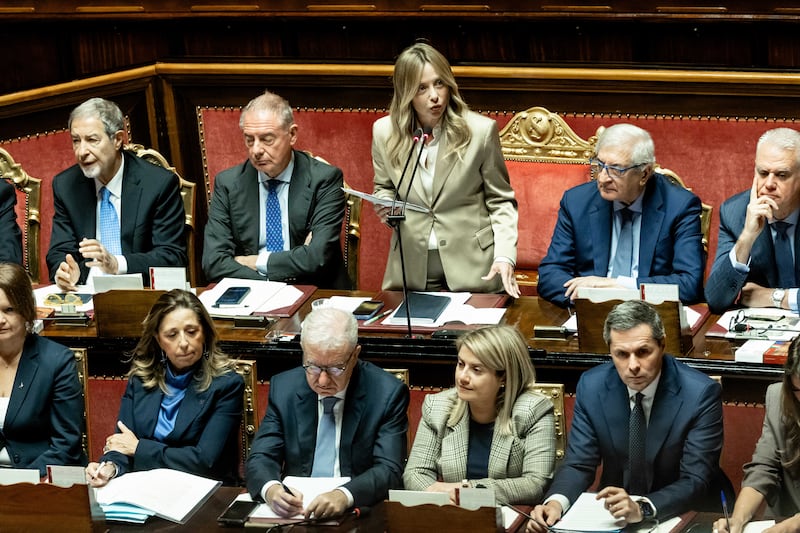 Senato, Meloni in vista del Consiglio europeo: “Alleggerire famiglie e imprese. Energia? Legata alla sicurezza”