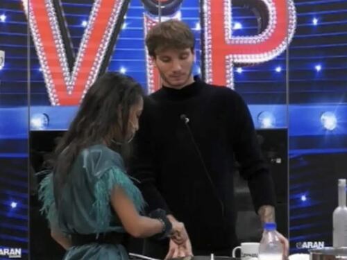 Manuel Bortuzzo si alza in piedi al GfVip, vipponi in lacrime