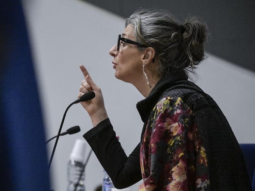 Francesca Albanese, ritorno alla Camera con i 5Stelle. Fdi: oltraggio al Parlamento