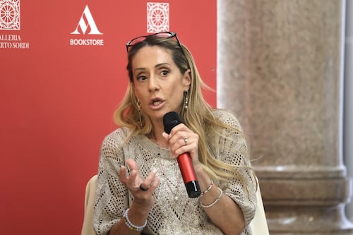 Arianna Meloni asfalta Vannacci: “Vota con la sinistra degli inciuci per far cadere il governo”