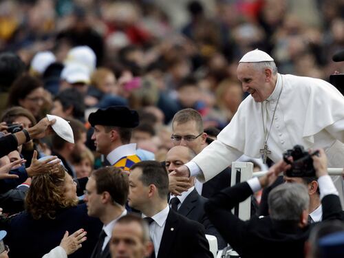 Il Papa confida: «Anch’io mi confesso ogni quindici giorni»