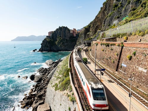 Ferrovie dello Stato, la mobilità dolce si fa col treno: parte il progetto Rfi-Amodo per l'Atlante del turismo sostenibile