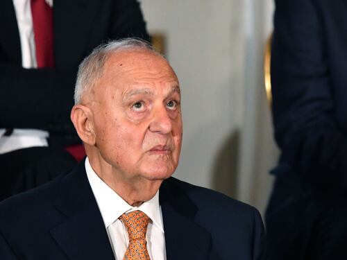 Usura bancaria, archiviata inchiesta sul ministro Savona