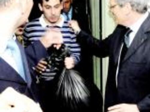 Pestarono giovane, chiesto processo per 9 poliziotti