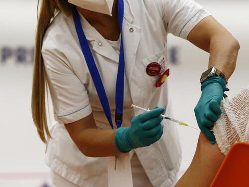 Il Lazio sospende i primi cento medici no-vax. E i numeri potrebbero essere più alti