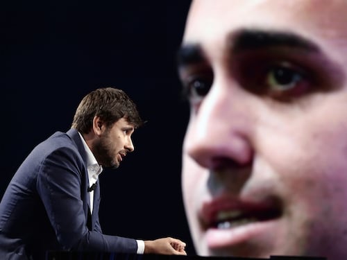 Alessandro Di Battista, così Di Maio e Grillo gli hanno fatto il pacco. Il retroscena che spiega tutto
