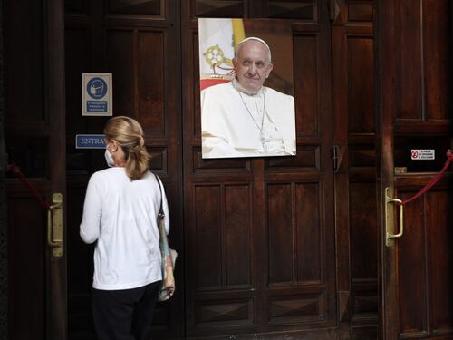 Papa Francesco sta bene, cos'ha fatto il giorno dopo l'intervento