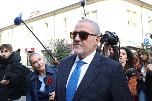 Garlasco, sequestrati di nuovo computer e cellulari all’ex pm Venditti: che succede