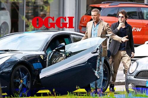 L'ultima di Lapo Elkann: apre la portiera senza guardare e distrugge la Ferrari "custom"