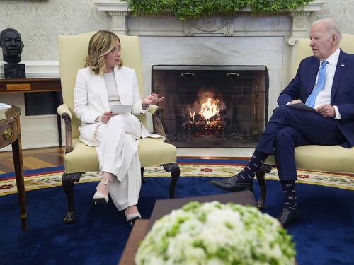 Meloni a Biden: "Qui con una proposta", alleanza globale contro migrazioni illegali