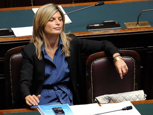 Futuro nazionale, Ravetto lascia la Lega e si accasa da Vannacci. Sardone la fulmina: “Opportunista”