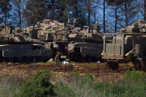 Israele, modello Gaza in Libano. L’ordine alle Idf sulle case al confine