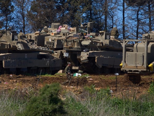 Israele, modello Gaza in Libano. L’ordine alle Idf sulle case al confine