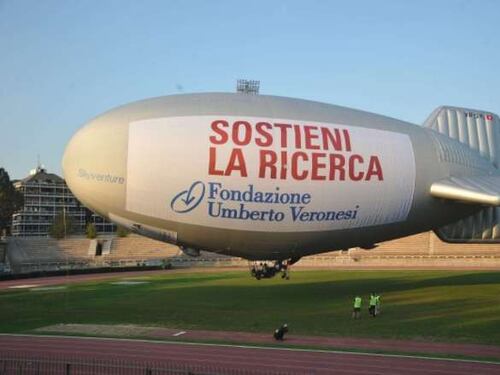 Atterraggio d’emergenza per un dirigibile a Sesto S. Giovanni
