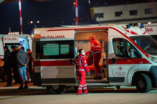Moto si schianta contro un muro: morti un 19enne e una 18enne