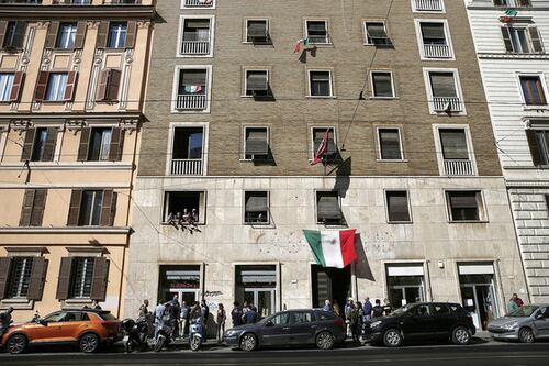 La Raggi: «Ci siamo. Casapound via da quel palazzo»