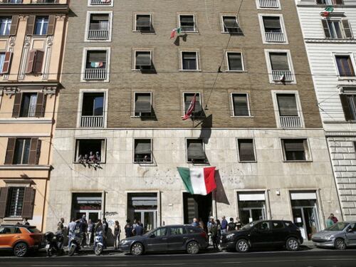 La Raggi: «Ci siamo. Casapound via da quel palazzo»