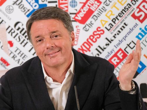 Renzi vuota il sacco: "Chi aiuta Meloni". Cosa sa il leader di Italia Viva