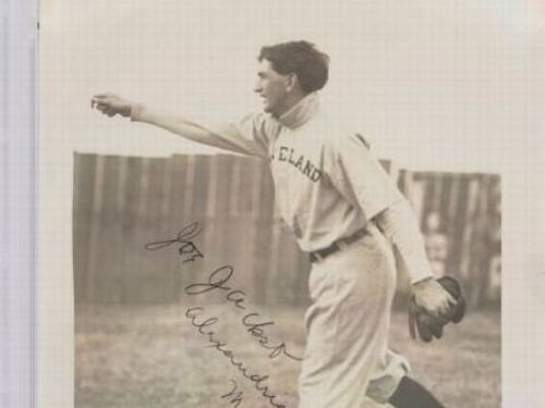 Baseball, perché questa foto è stata venduta a 1,5 milioni di dollari. Il segreto di "Shoeless" Joe Jackson