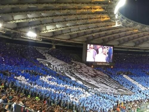 Anche gli irriducibili salutano Totti: "Non ti hanno rispettato"