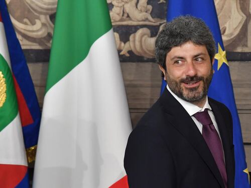 Fico dimezzato tra lotta e istituzioni