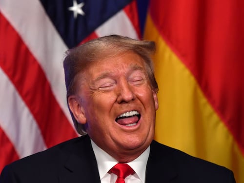Impeachment, ecco le accuse a Trump: abuso di potere e ostruzionismo del Congresso