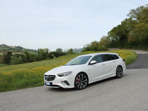 Il test della Opel Insignia Spor Tourer GSI