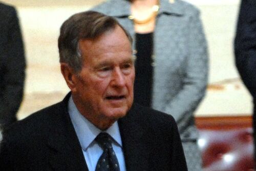 L'ex presidente George H. W. Bush in terapia intensiva