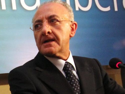 Vincenzo De Luca spiana Elly Schlein e i silenzi del Pd: “Manganellate pedagogiche”
