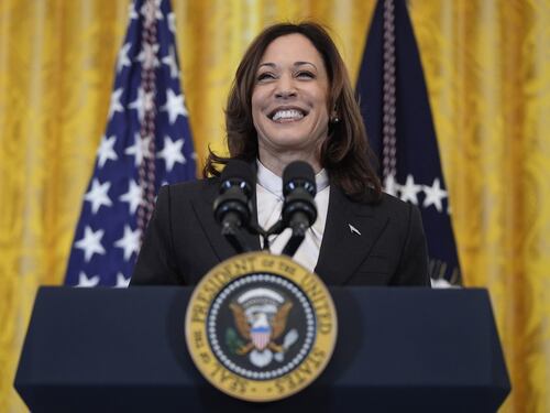 Usa, tutti con Kamala Harris. I big dem la appoggiano, strada spianata