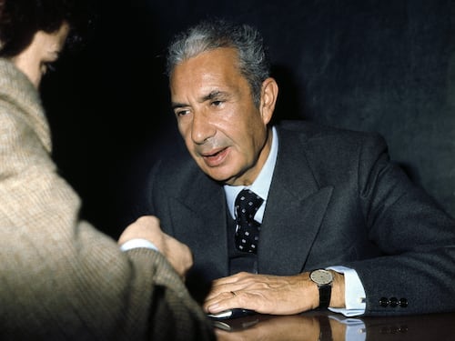“Sconfinata gratitudine”. La figlia di Aldo Moro loda Meloni: miracolo al femminile