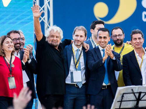 Il M5S vota su Rousseau: nel quesito il governo con il Pd e Conte premier