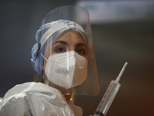 Regione Lazio, l'unità di crisi Covid vuole le mascherine negli ospedali
