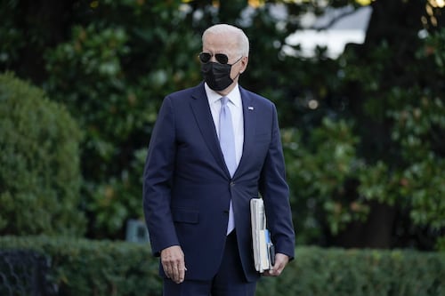 Usa, Joe Biden picchia i migranti. Ma nessuno si scandalizza come ai tempi di Trump