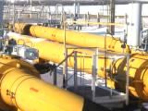 Luce e gas costeranno di meno: risparmi per 104 euro a famiglia