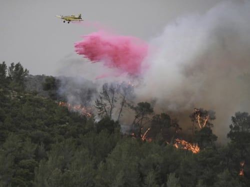 Gerusalemme circondata dalle fiamme. Il messaggio di Hamas: "Bruciate tutto"