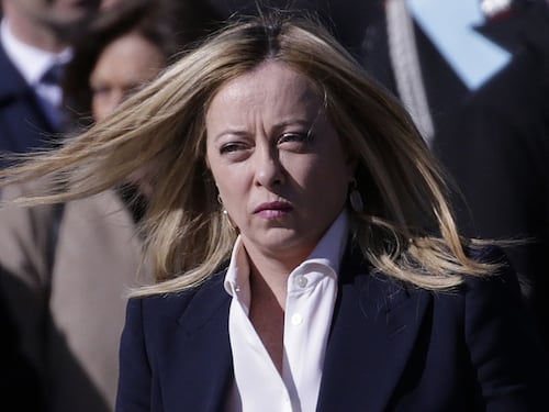 Ue, Meloni lancia l’allarme sul patto di stabilità: “Tragico tornare ai parametri precedenti”