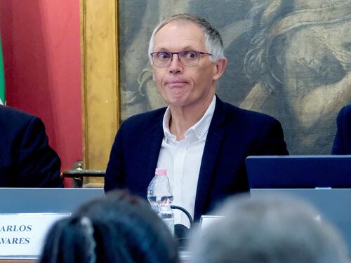 Stellantis, solita ricetta. Tavares batte cassa al governo: "In Italia se paga lo Stato"