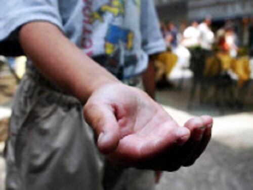 Giovani e italiani, ecco chi sono i nuovi poveri